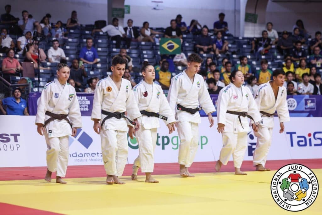 Brasil encerra Mundial cadete com a prata na disputa por equipes