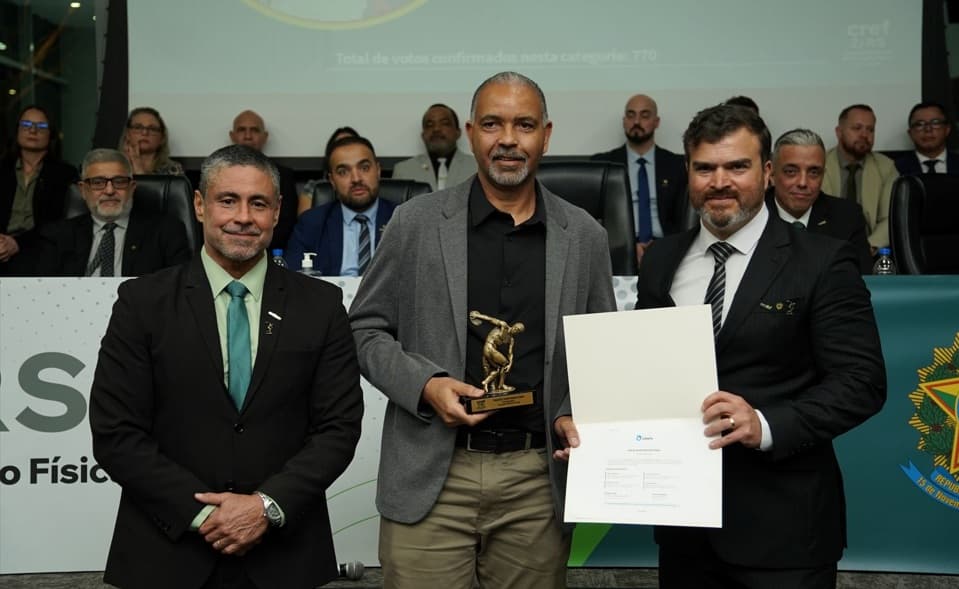 Sensei Júlio valoriza “reconhecimento de uma caminhada” ao receber prêmio