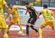 Praia Clube vence o Blumenau fora de casa