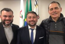 João Derly recebe título de cidadão emérito de Porto Alegre