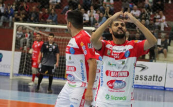 Vini marca duas vezes na vitória da AMF sobre a AVF de Vacaria