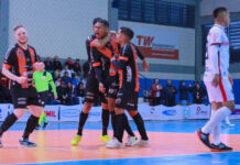 Passo Fundo Futsal goleia em casa