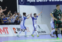 Em casa, Pato Futsal vence o Clássico das Penas, pelo Paranaense