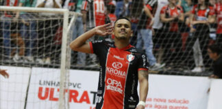 Com gol de Dieguinho, Joinville leva jogo para prorrogação e avança na LNF
